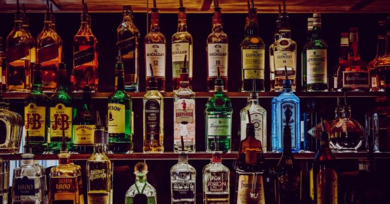 Downtown Nashville Bars | Nashville Dining Guide